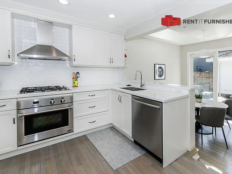 2964 Point Grey Rd — Photo 5