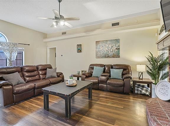3rd image of 1229 Downwood Dr