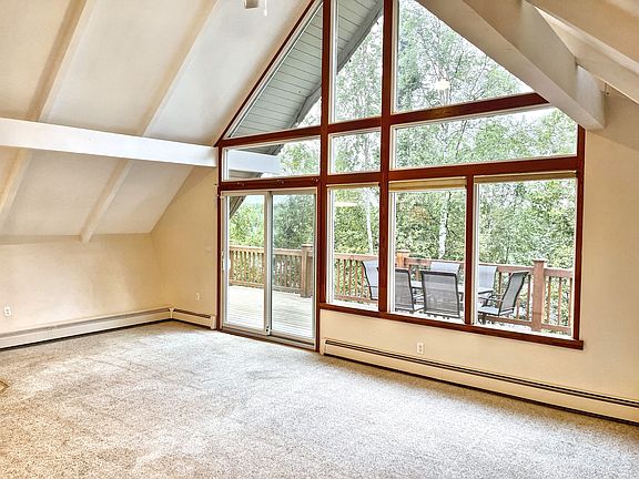 3rd image of 22454 Hilltop Cir