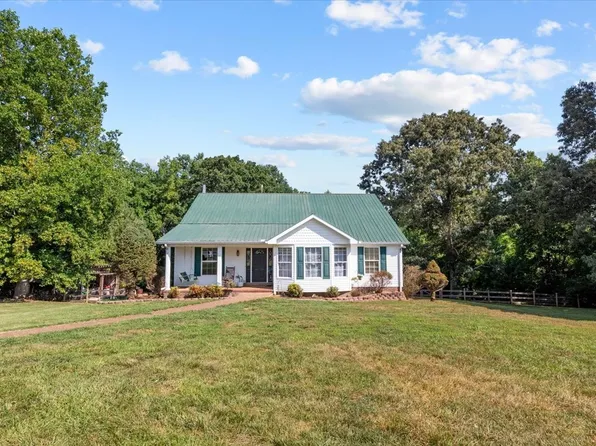 7340 Sack Lampley Rd, Bon Aqua, TN 37025