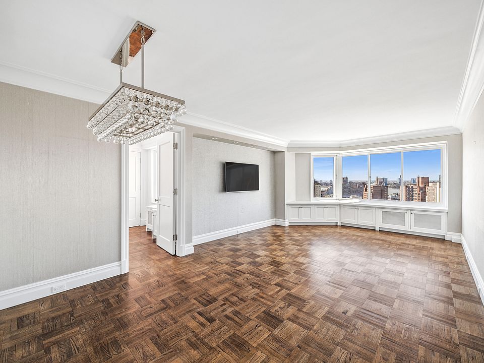 1st image of 175 W 12th St #Phd