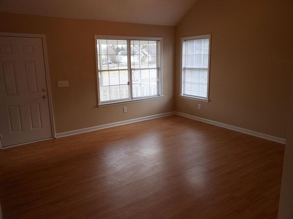 4th image of 503 Elberon Ct