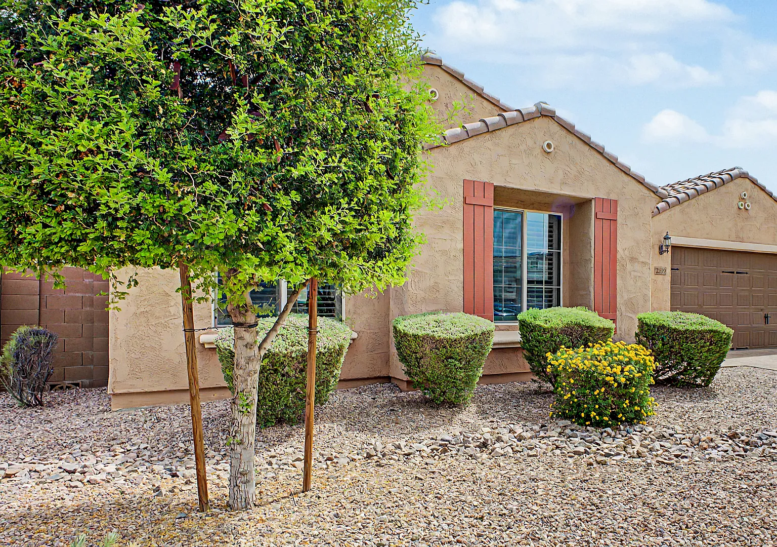 4 bed, 2405 sqft, $3,850 — Photo 3