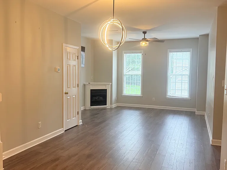 7020 Jeffreys Creek Ln — Photo 3