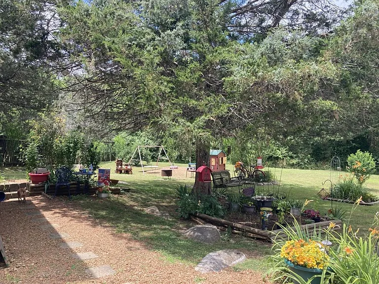 107 Puckett Rd — Photo 10