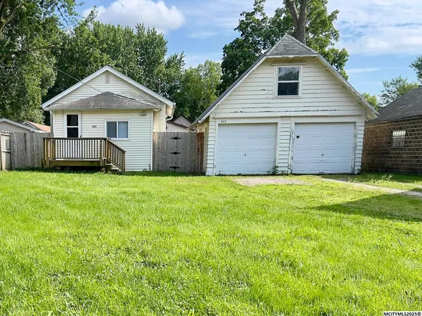 225 20th St SE, Mason City, IA 50401