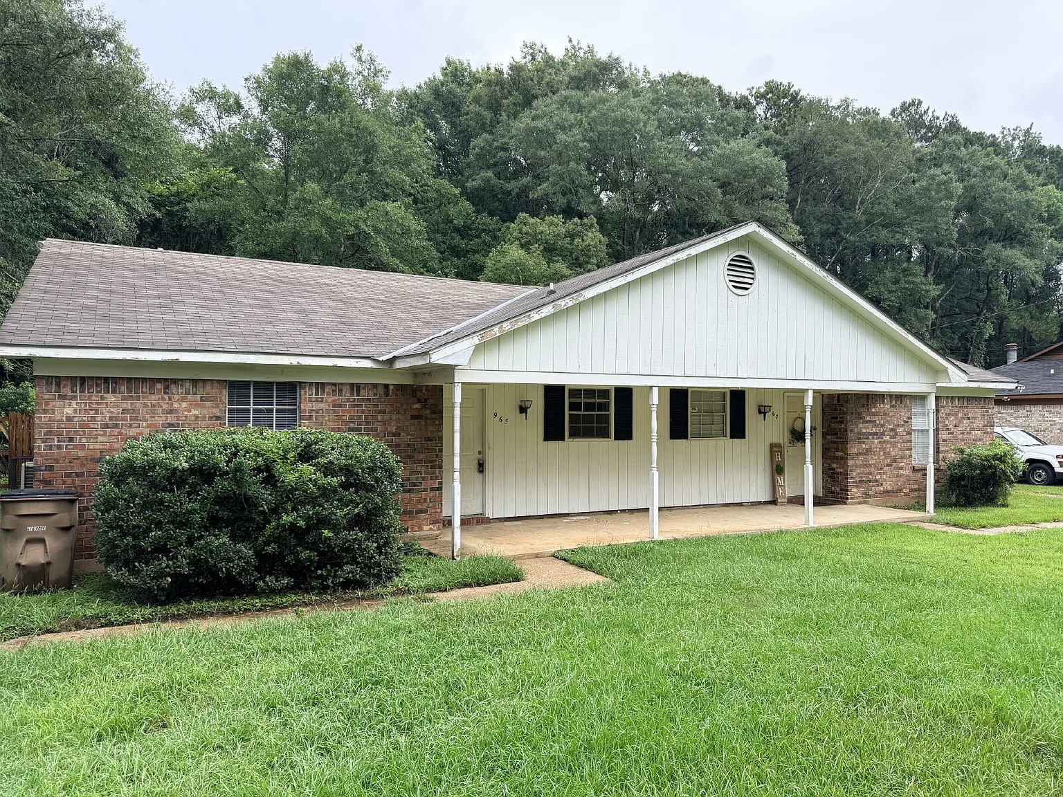 2 bed, 1.0 bath, $850 — Photo 1
