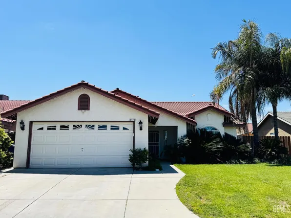 2120 Lamplight Ln, Delano, CA 93215