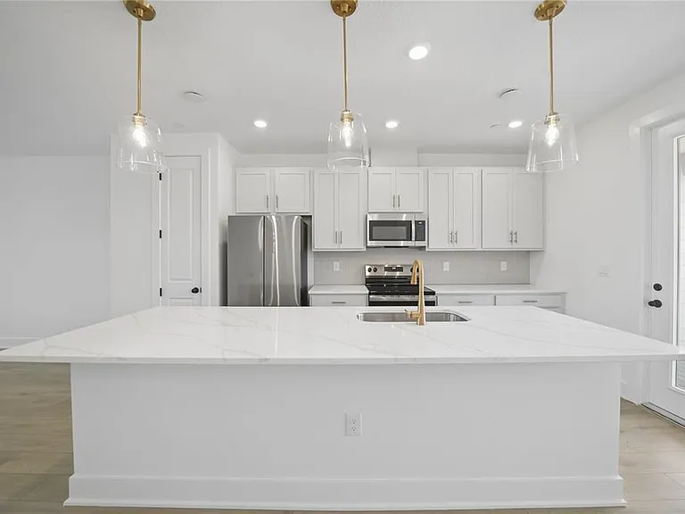 15219 Hamlin Park Dr — Photo 15
