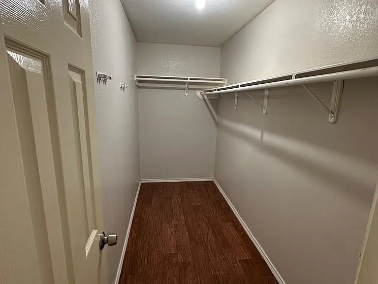 113 Park Ln E — Photo 10