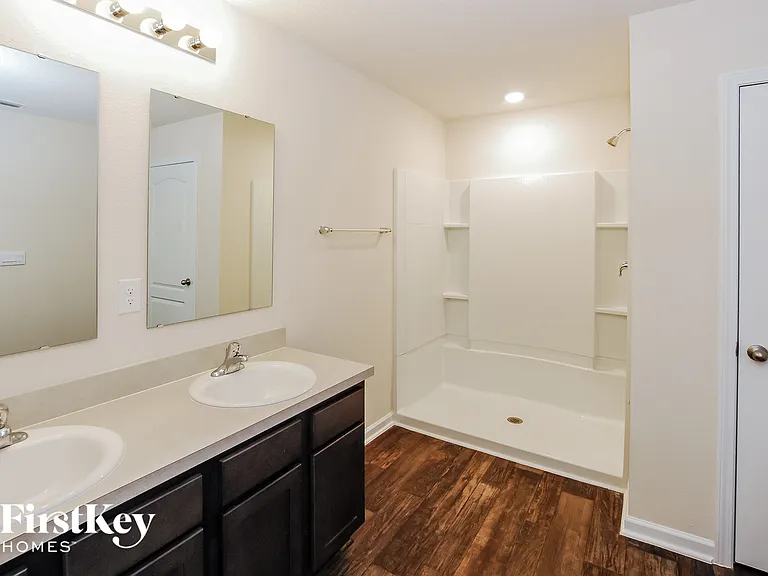 325 Jarama Cir — Photo 12