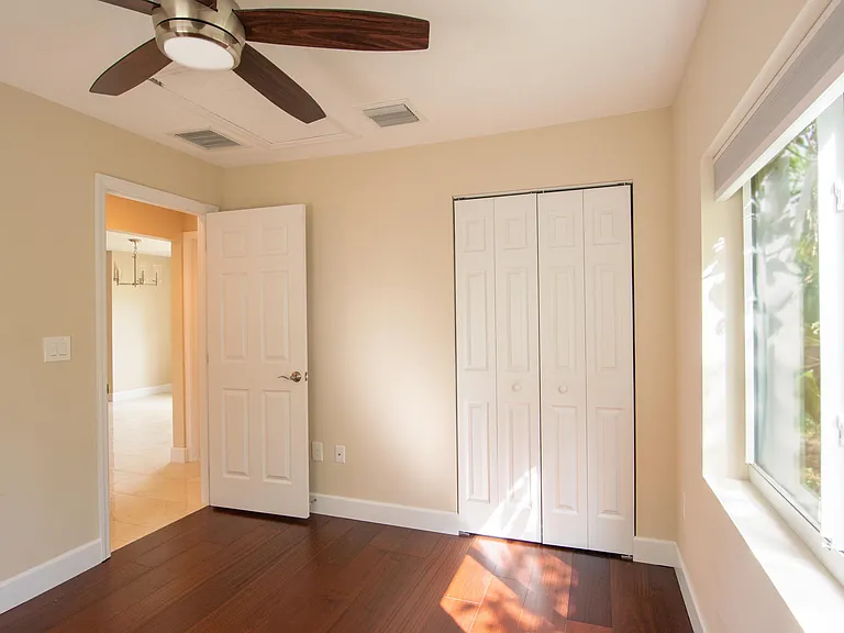 364 Orange Way — Photo 19
