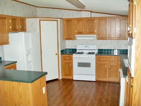 2nd image of 137 Menlo Park