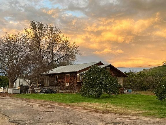 3rd image of 23114 Carson Ave