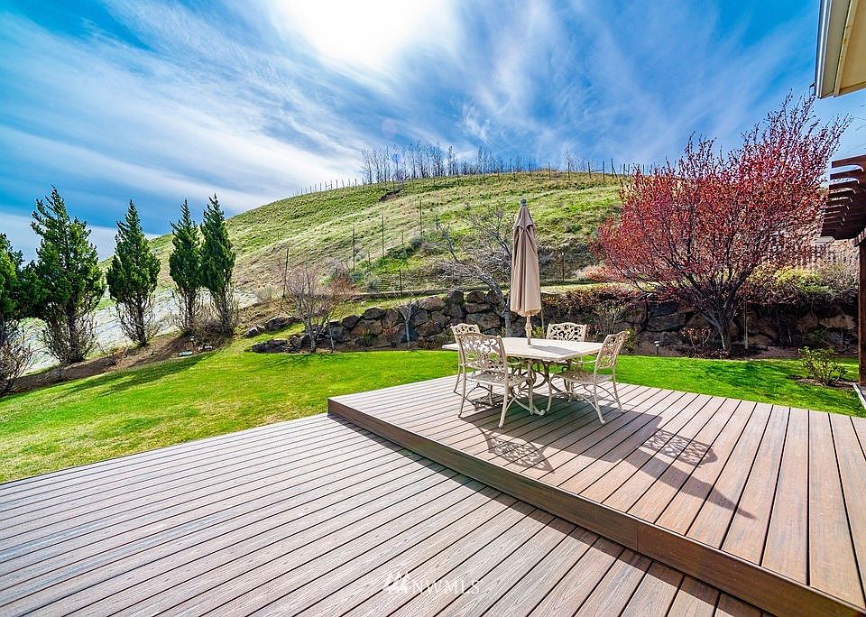 1886 Broadview, Wenatchee, WA 98801 Zillow