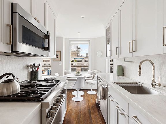 4th image of 49 E 86th St #17B