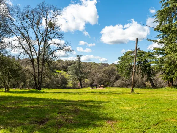 10925 Joeger Rd, Auburn, CA 95602