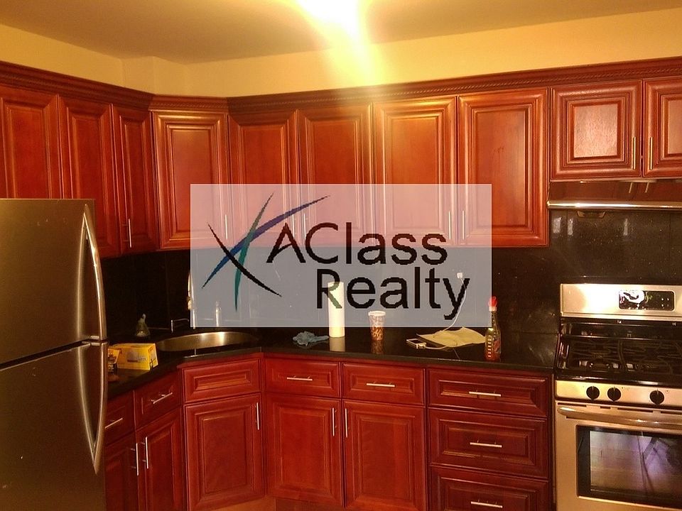 1st image of 2401 33rd St #1