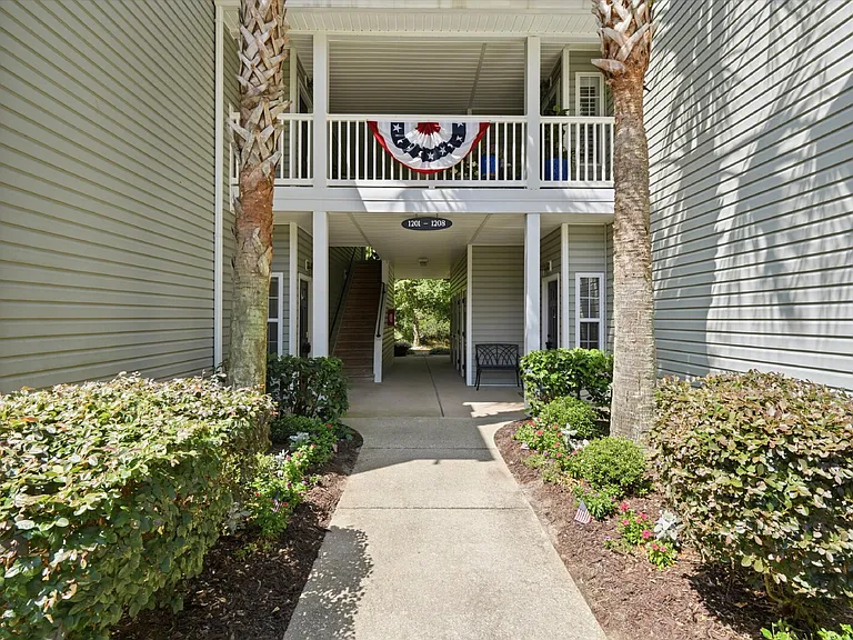 1202 Grove Park Dr — Photo 2