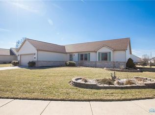 928 Cardinal Bay Dr, Oregon, OH 43616