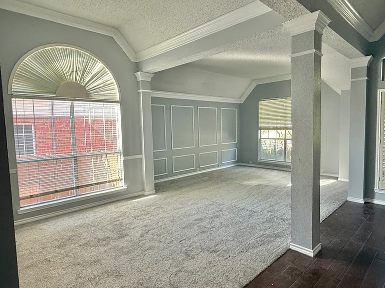 2681 Hillside Dr — Photo 3