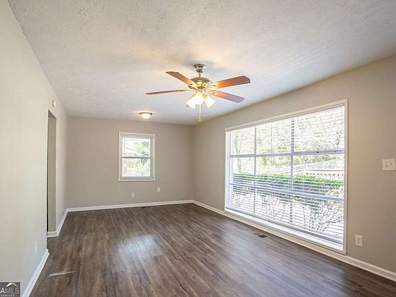 5th image of 3425 Longleaf Dr