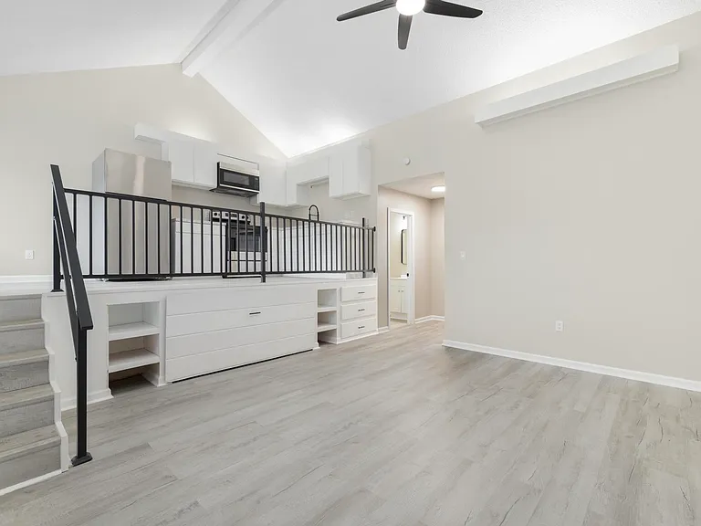 3814 Memorial Blvd #17 — Photo 7