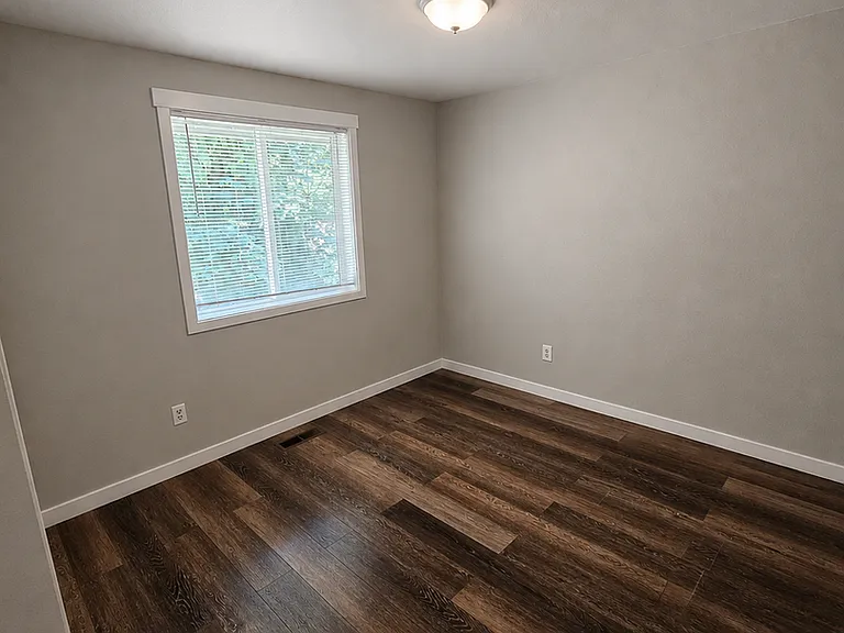 524 Eklund Ct SE — Photo 7