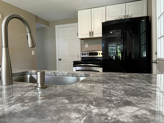 5th image of 529 Griswold St #1/2