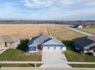1757 S Illinois Ave, Mason City, IA 50401