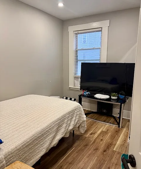 48 Saxton St #2 — Photo 4