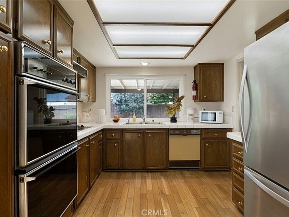 3rd image of 831 Redlen Ave