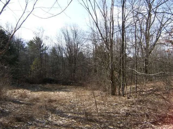 9 Plumadore Dr, Troy, NY 12180