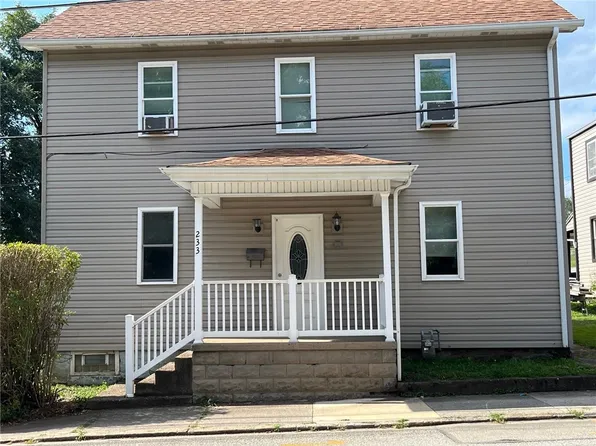 233 E Fairview Ave, Connellsville, PA 15425