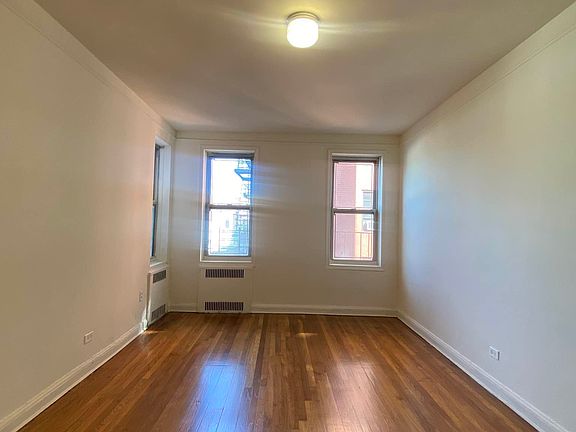 5th image of 9216 Whitney Ave APT 305