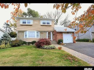 119 Schoharie Dr, Jericho, NY 11753