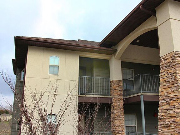 3rd image of 1053 Golf Dr