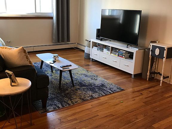5th image of 515 W Wrightwood Ave APT 514