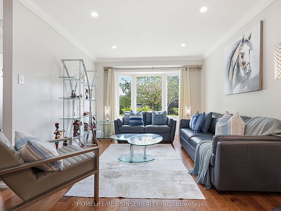 4th image of 680 Sweetwater Pl