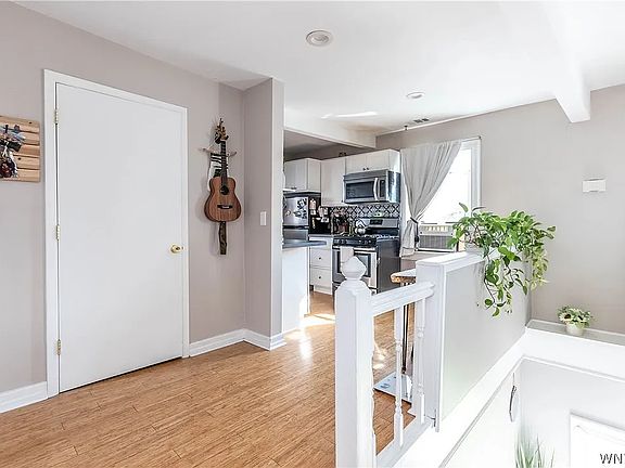 3rd image of 315 Hudson St #2