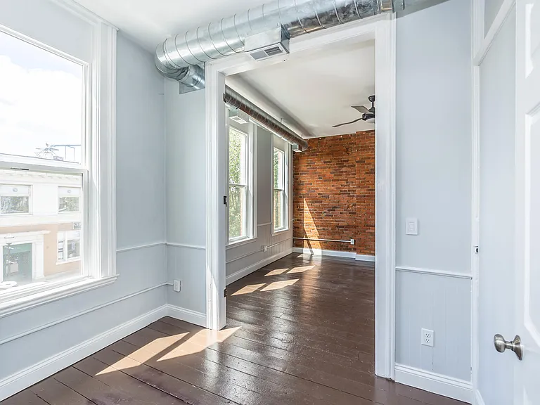 109 S Main St — Photo 17