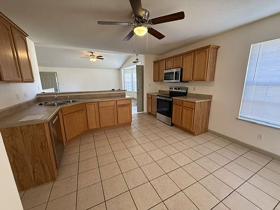 5th image of 125 Chase Way