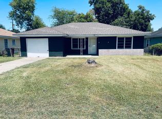 5300 Garfield Ave, Groves, TX 77619