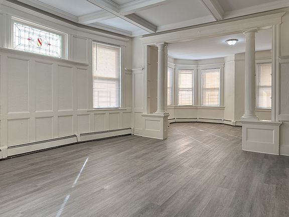 4th image of 21 Heller Pkwy APT 2