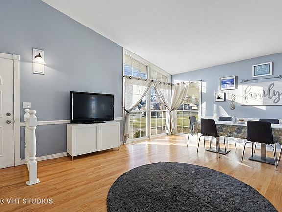 3rd image of 200 W Kenilworth Ave