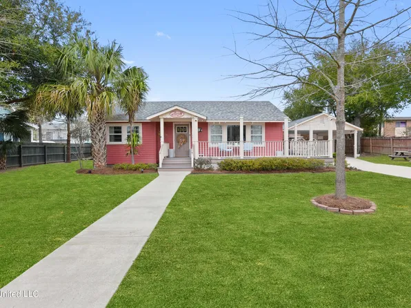 135 Demontluzin Ave, Bay Saint Louis, MS 39520