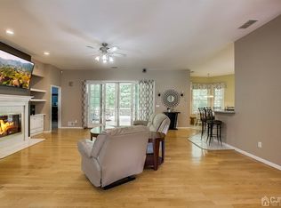 93 Sand Hills Rd, Kendall Park, NJ 08824