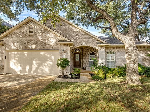 3rd image of 30 Spring Lake Dr