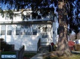 525 Garfield Ave, Folcroft, PA 19032
