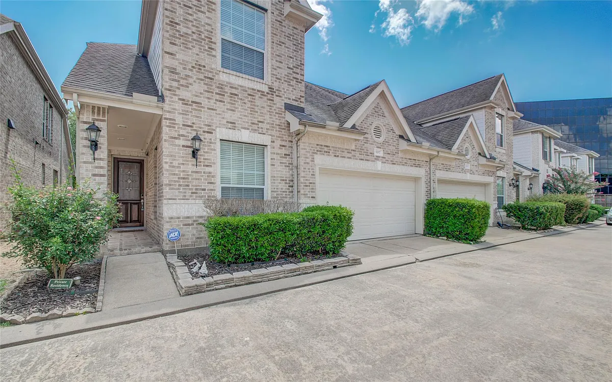 Building Photo - 3207 Holly Crossing Dr